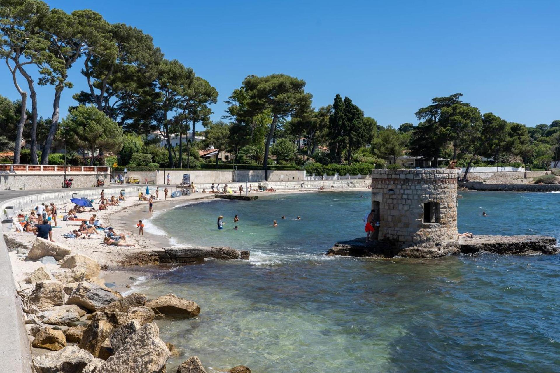 Ermitage studio, front de mer, plage 200m Antibes Buitenkant foto