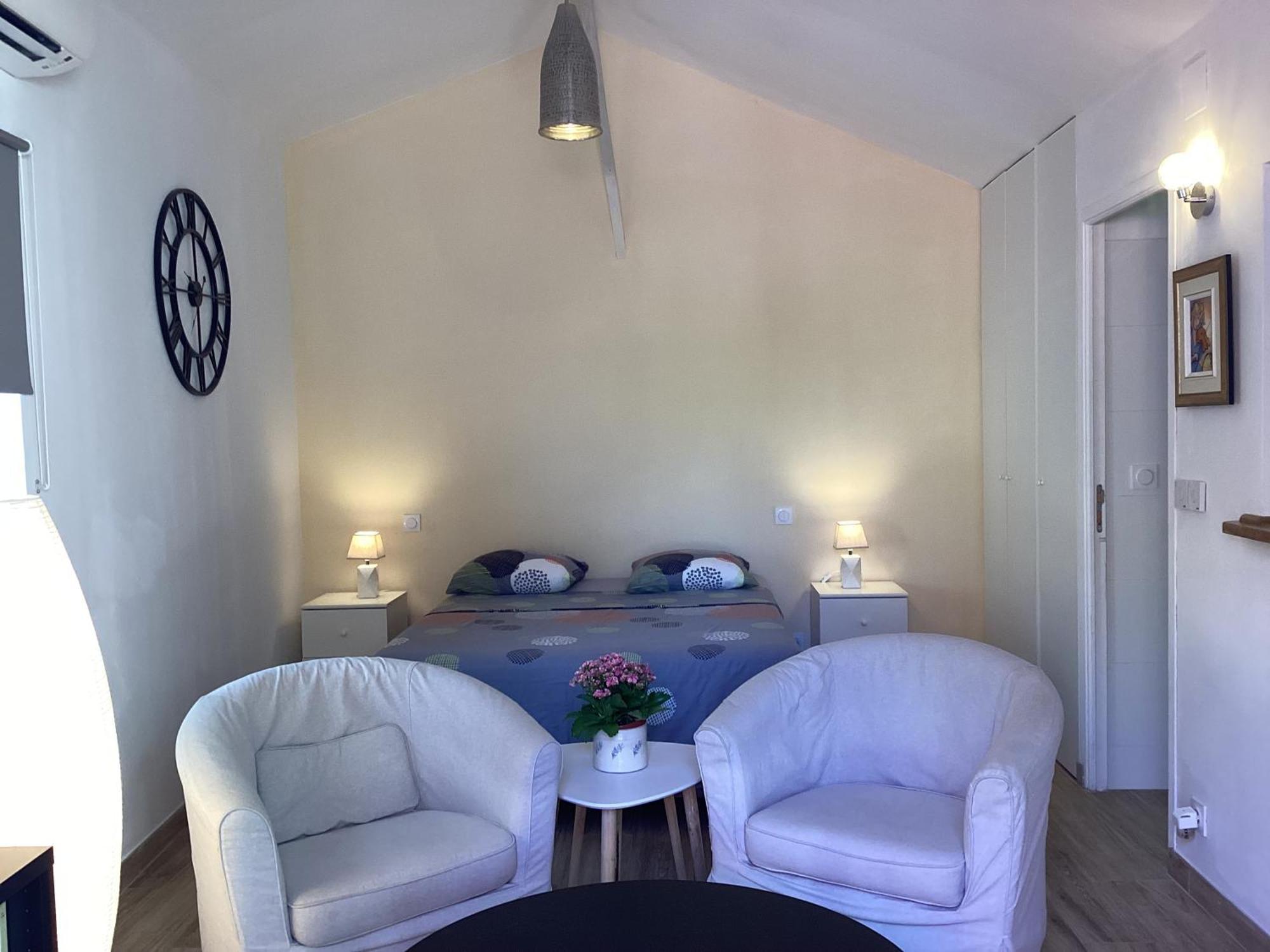 Ermitage studio, front de mer, plage 200m Antibes Buitenkant foto